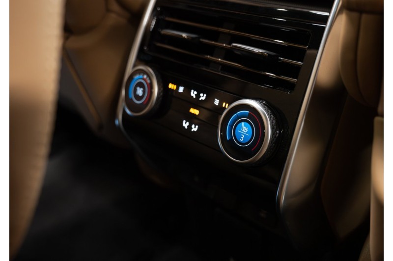 Land Rover Range Rover V — 2026