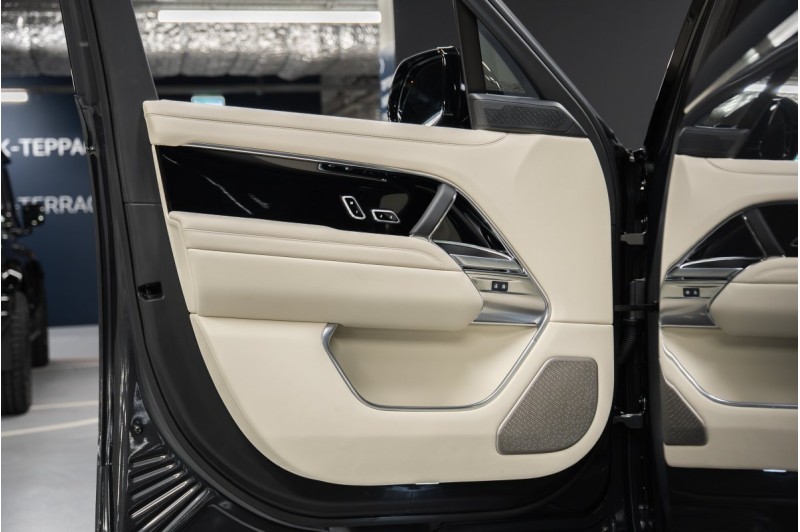 Land Rover Range Rover V — 2026