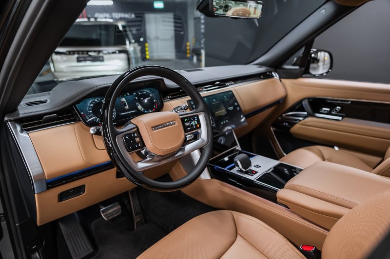 Land Rover Range Rover V — 2026