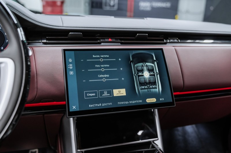 Land Rover Range Rover V — 2026