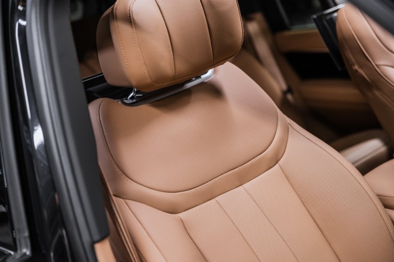 Land Rover Range Rover V — 2026