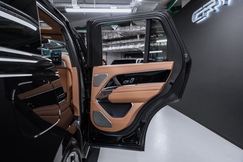 Land Rover Range Rover V — 2026