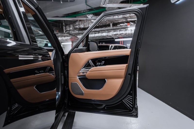 Land Rover Range Rover V — 2026