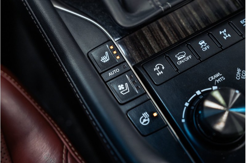 Lexus LX J200 рестайлинг 2 — 2019