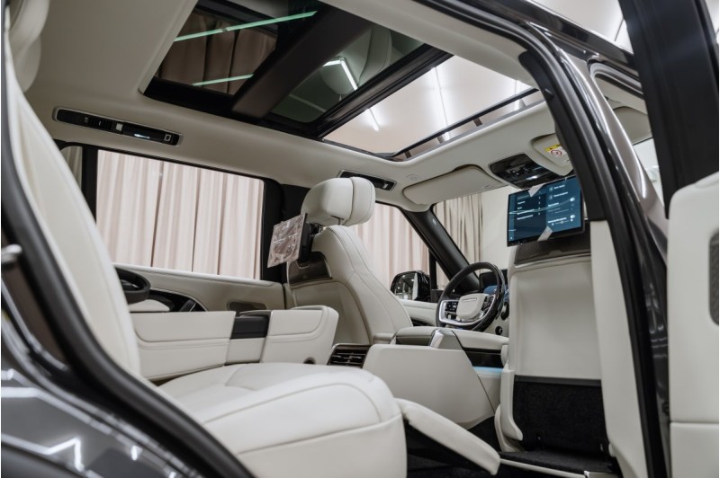 Land Rover Range Rover V — 2026