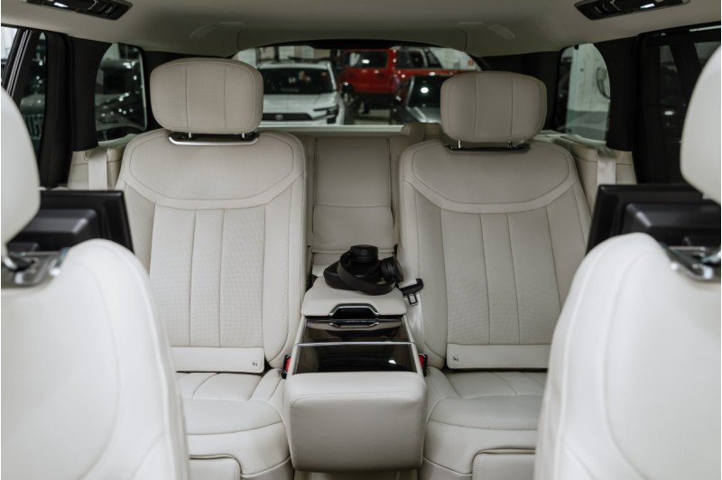 Land Rover Range Rover V — 2026
