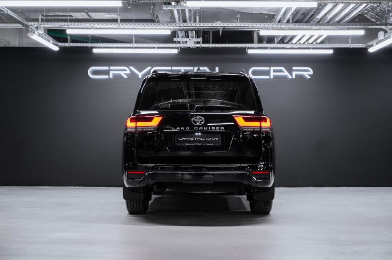 Toyota Land Cruiser 300 — 2026