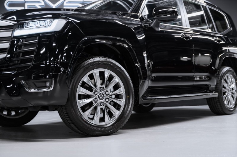 Toyota Land Cruiser 300 — 2026