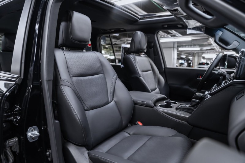 Toyota Land Cruiser 300 — 2026