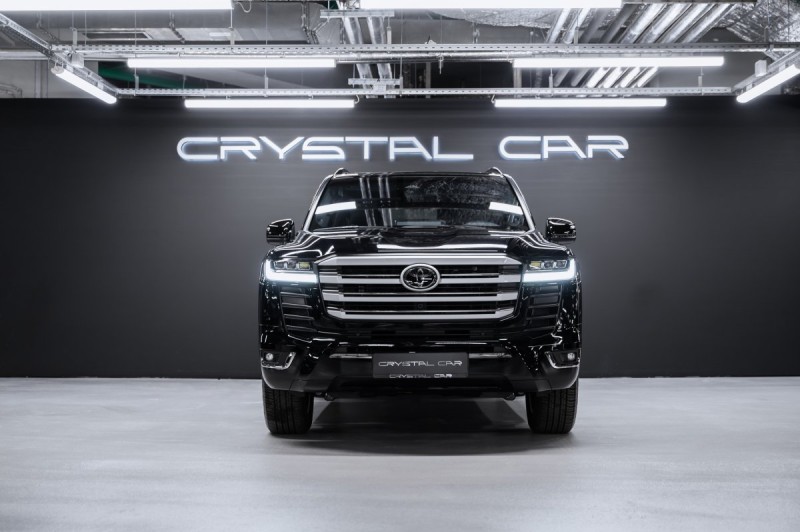 Toyota Land Cruiser 300 — 2026