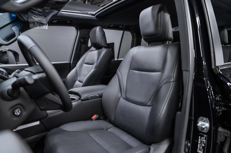 Toyota Land Cruiser 300 — 2026