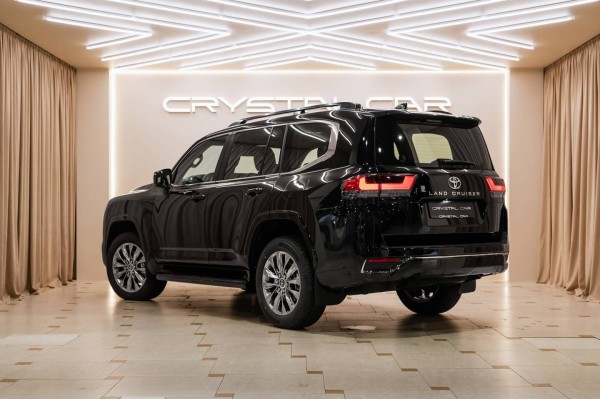 Toyota Land Cruiser 300 Series Премиум - 2026
