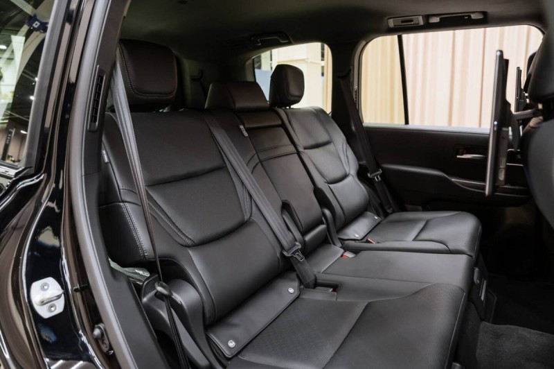 Toyota Land Cruiser 300 Series — 2026