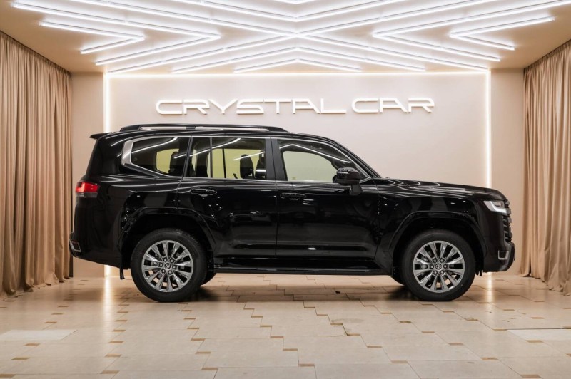 Toyota Land Cruiser 300 Series — 2026