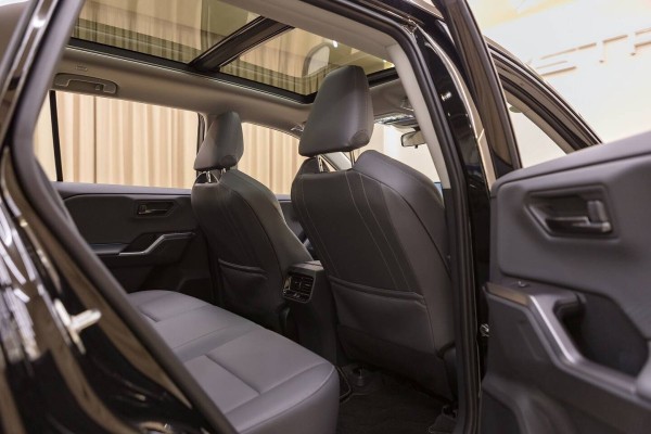 Toyota RAV4 VI (XA60) Luxury - 2026