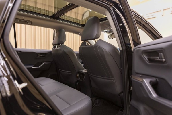 Toyota RAV4 VI (XA60) Luxury - 2026