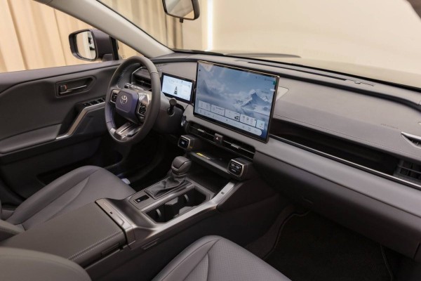Toyota RAV4 VI (XA60) Luxury - 2026