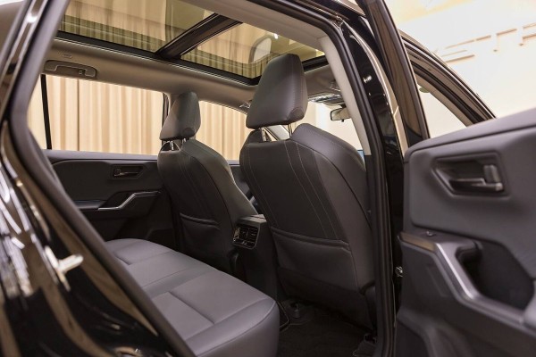 Toyota RAV4 VI (XA60) Luxury - 2026