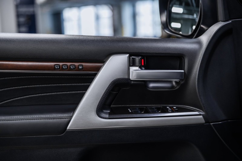 Toyota Land Cruiser 200 рестайлинг 2 — 2020