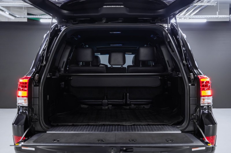 Toyota Land Cruiser 200 рестайлинг 2 — 2020