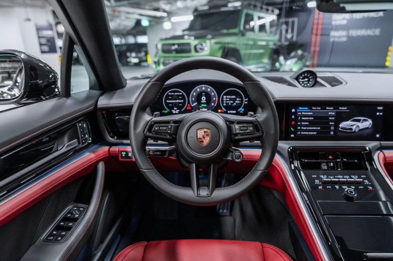 Porsche Panamera III — 2025