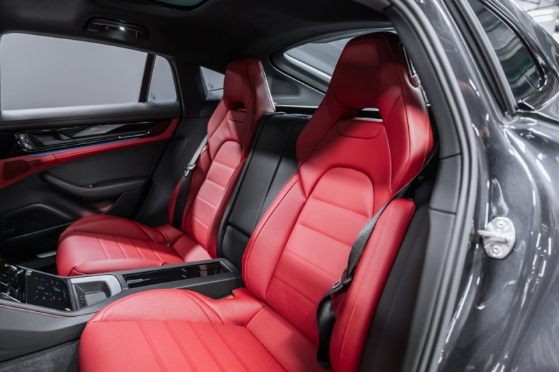 Porsche Panamera III — 2025