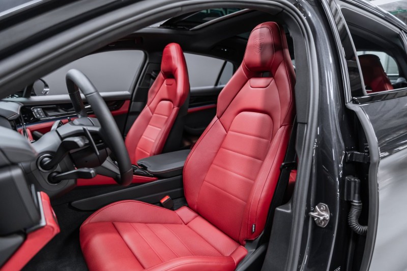 Porsche Panamera III — 2025