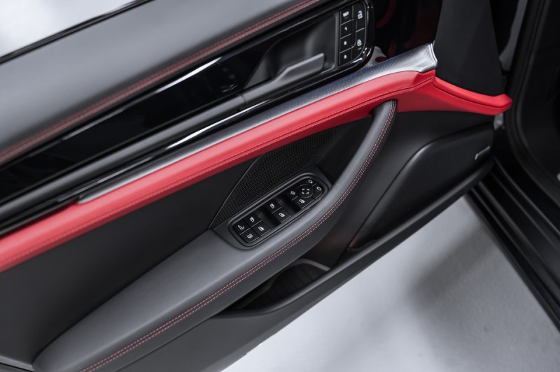 Porsche Panamera III — 2025