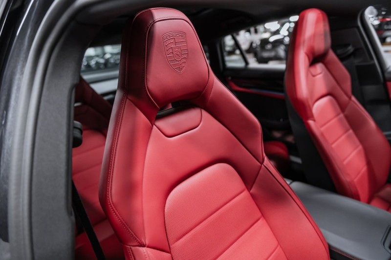Porsche Panamera III — 2025