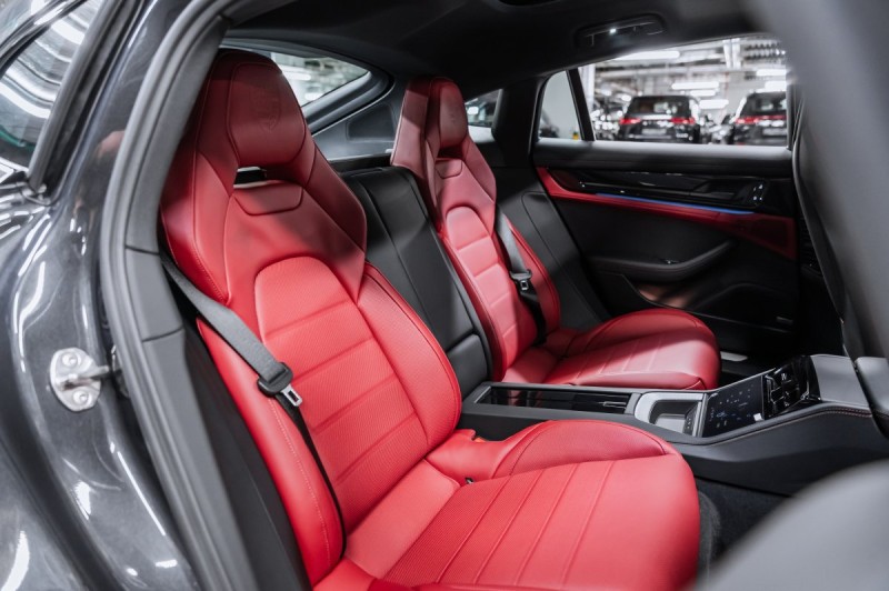 Porsche Panamera III — 2025