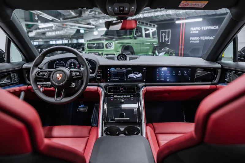 Porsche Panamera III — 2025