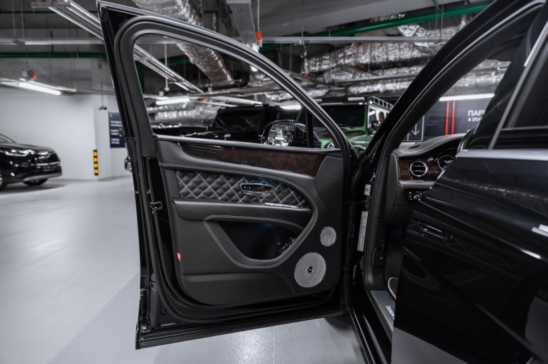 Bentley Bentayga I Рестайлинг — 2021