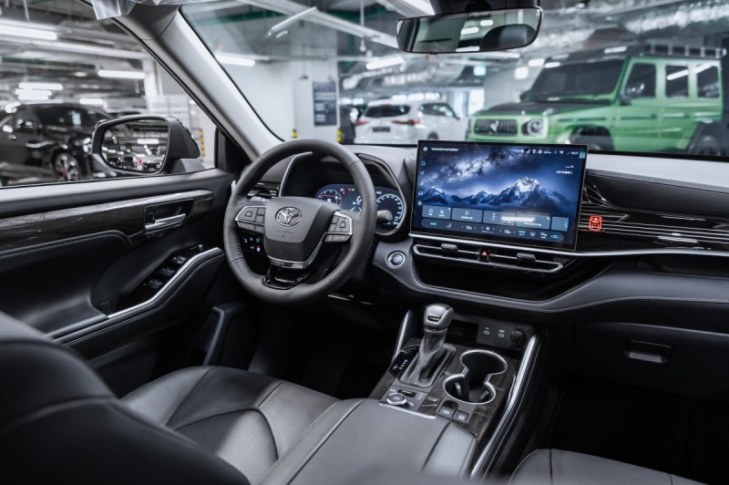 TOYOTA HIGHLANDER Supreme - 2025