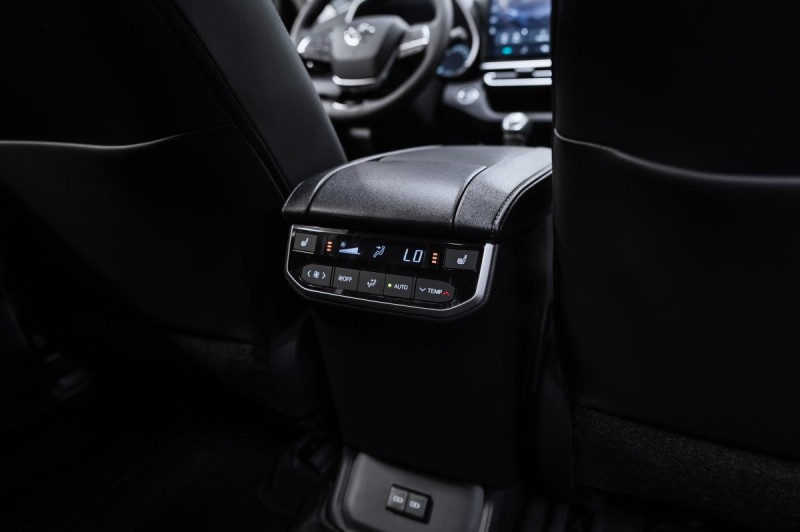 TOYOTA HIGHLANDER Supreme - 2025