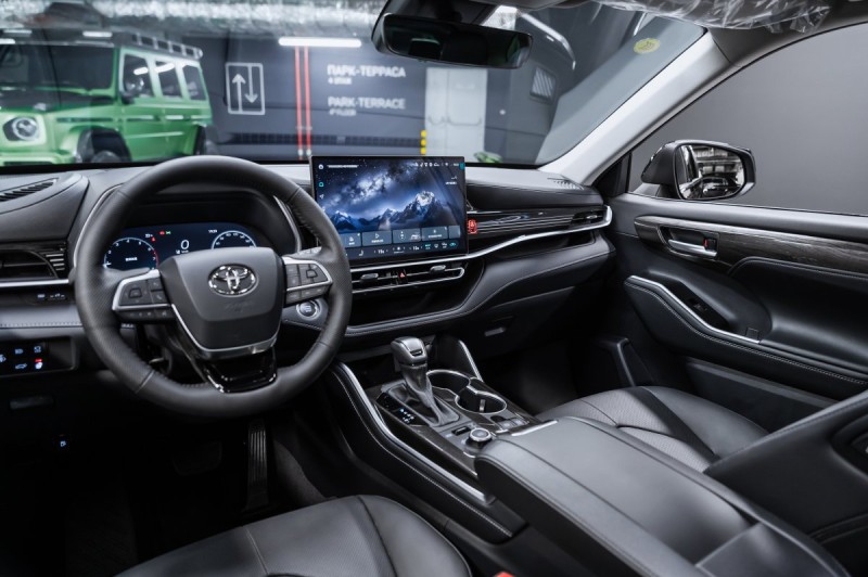 TOYOTA HIGHLANDER Supreme - 2025