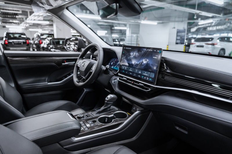 TOYOTA HIGHLANDER Supreme - 2025