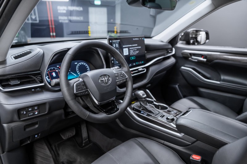 TOYOTA HIGHLANDER Supreme - 2025