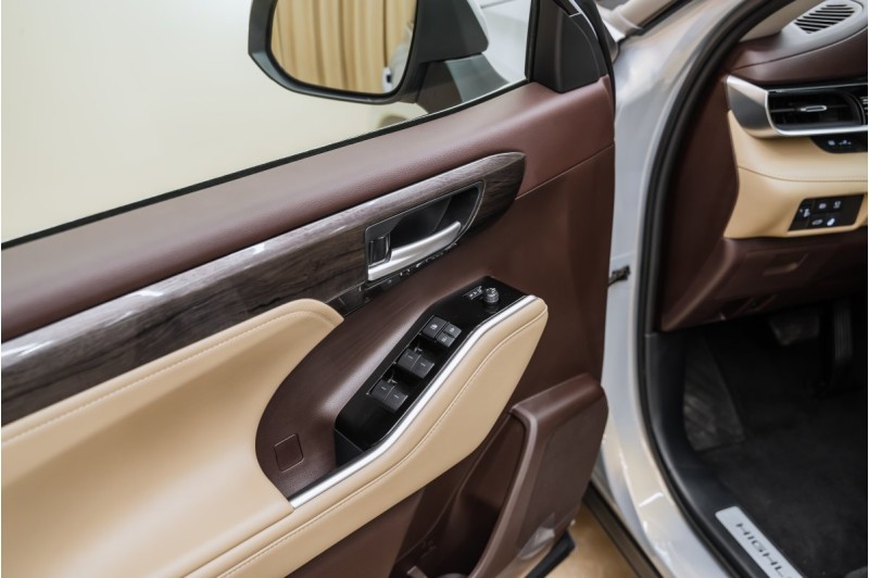 Toyota Highlander IV (XU70) — 2026