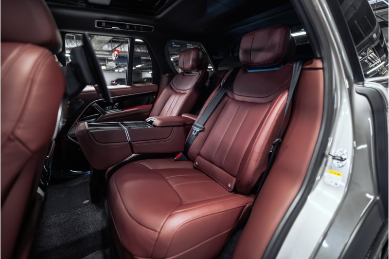 LAND ROVER RANGE ROVER V — 2026