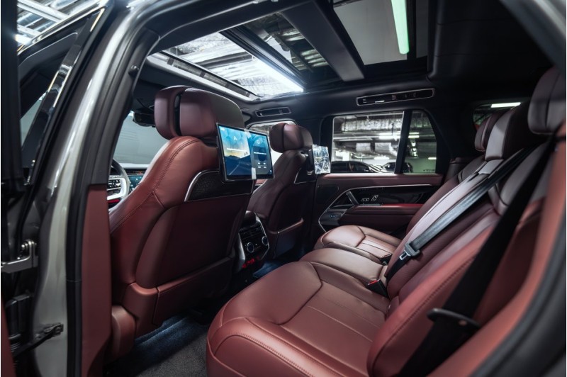 LAND ROVER RANGE ROVER V — 2026