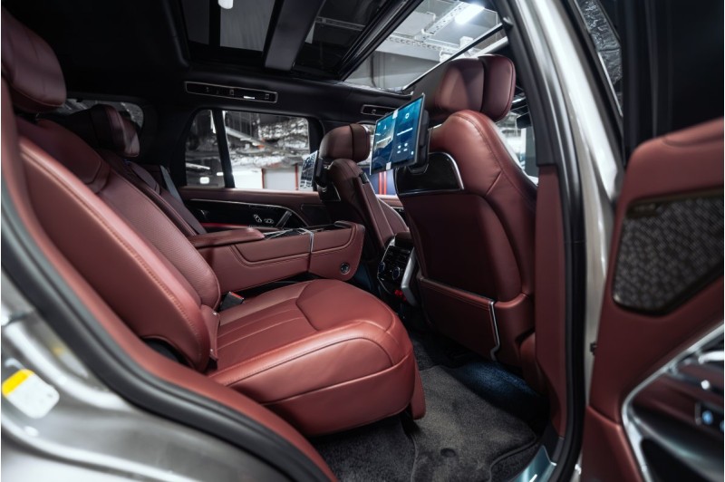 LAND ROVER RANGE ROVER V — 2026