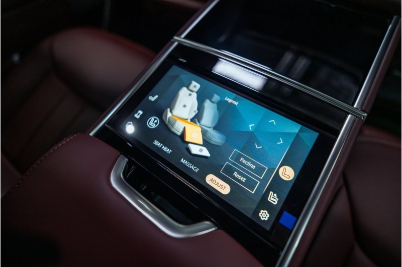LAND ROVER RANGE ROVER V — 2026