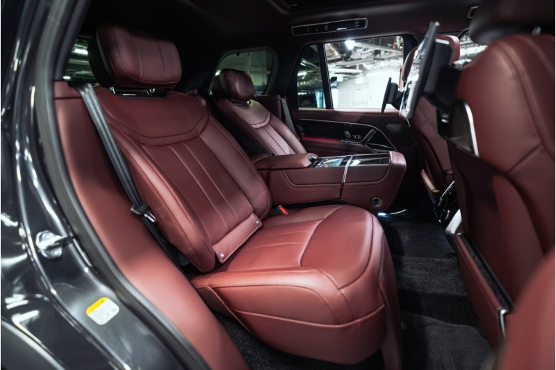LAND ROVER RANGE ROVER V — 2026