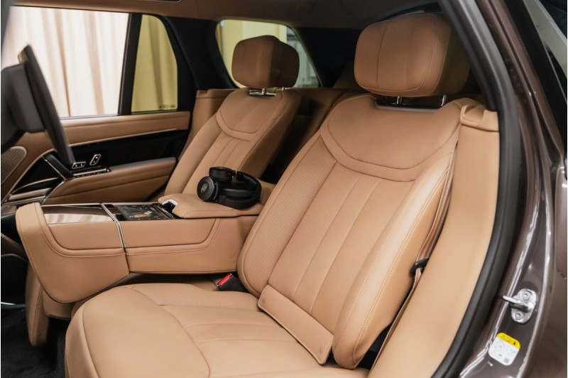 LAND ROVER RANGE ROVER V — 2026