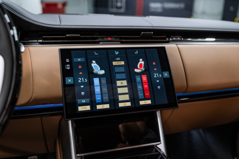 Land Rover Range Rover V — 2026