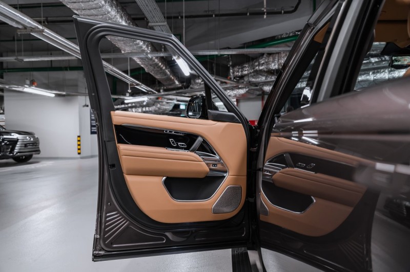 Land Rover Range Rover V — 2026