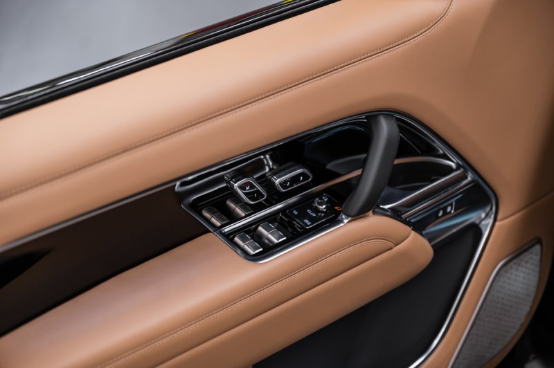 Land Rover Range Rover V — 2026
