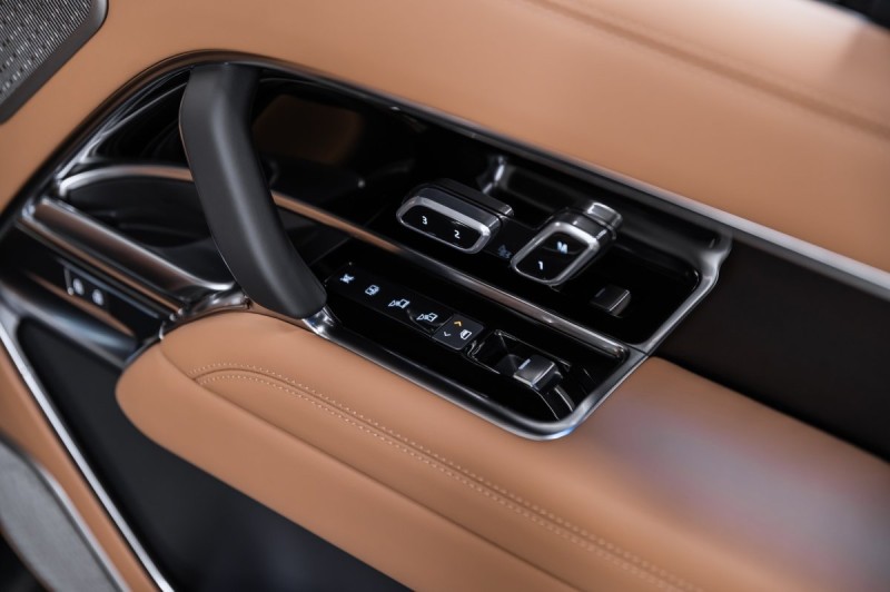 Land Rover Range Rover V — 2026