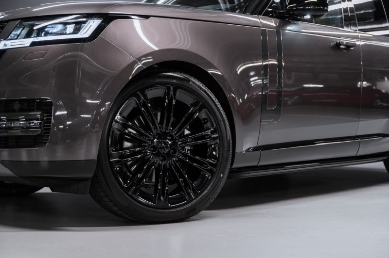 Land Rover Range Rover V — 2026