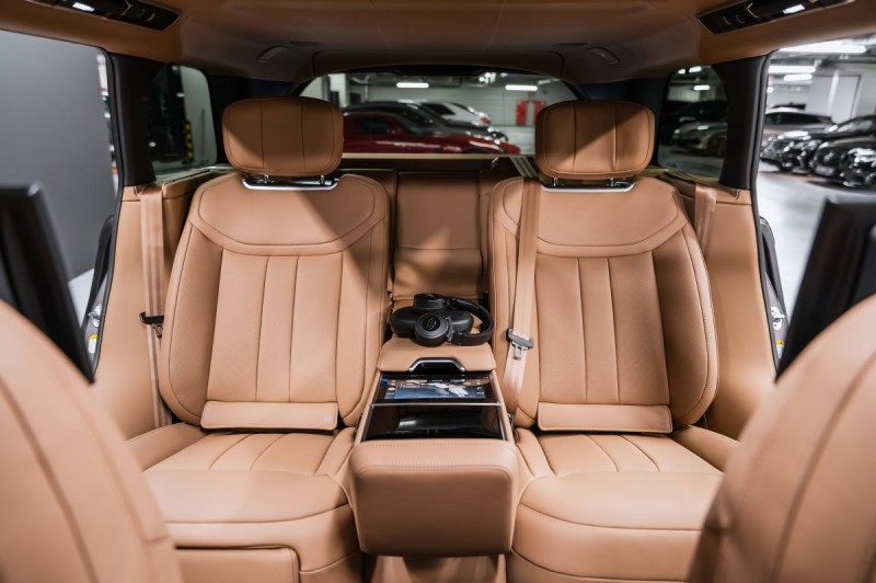 Land Rover Range Rover V — 2026